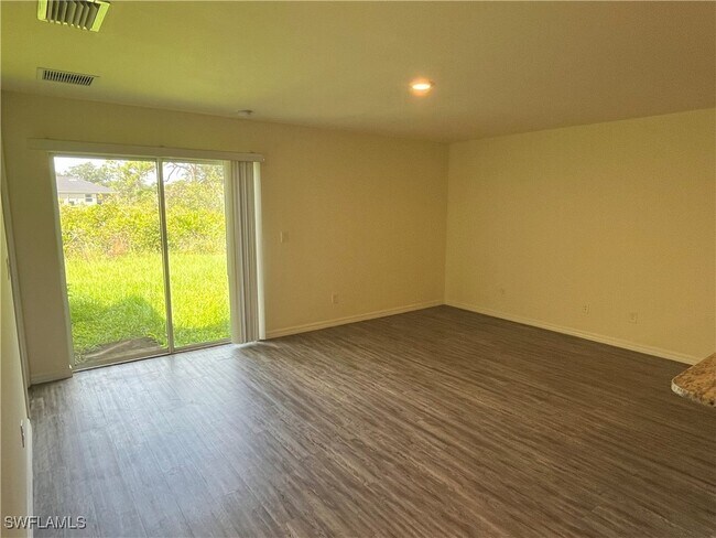 Building Photo - 1187 Highlands Rd