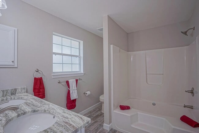 Building Photo - 224 Twin Lakes Ln