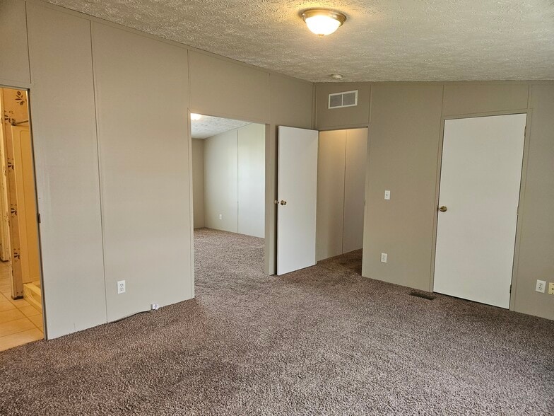 Building Photo - 159 Lynnwood Cir