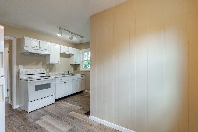 Building Photo - 509 Diecks Dr