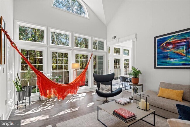 Building Photo - 9 Cromwell Ct