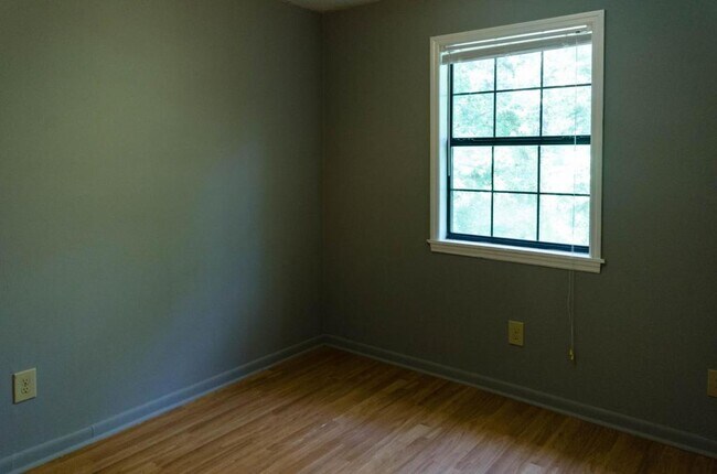 Building Photo - 155 Kentucky Cir