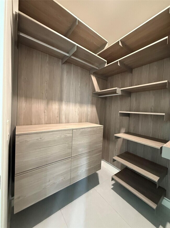 Building Photo - 2516 NE 21st St