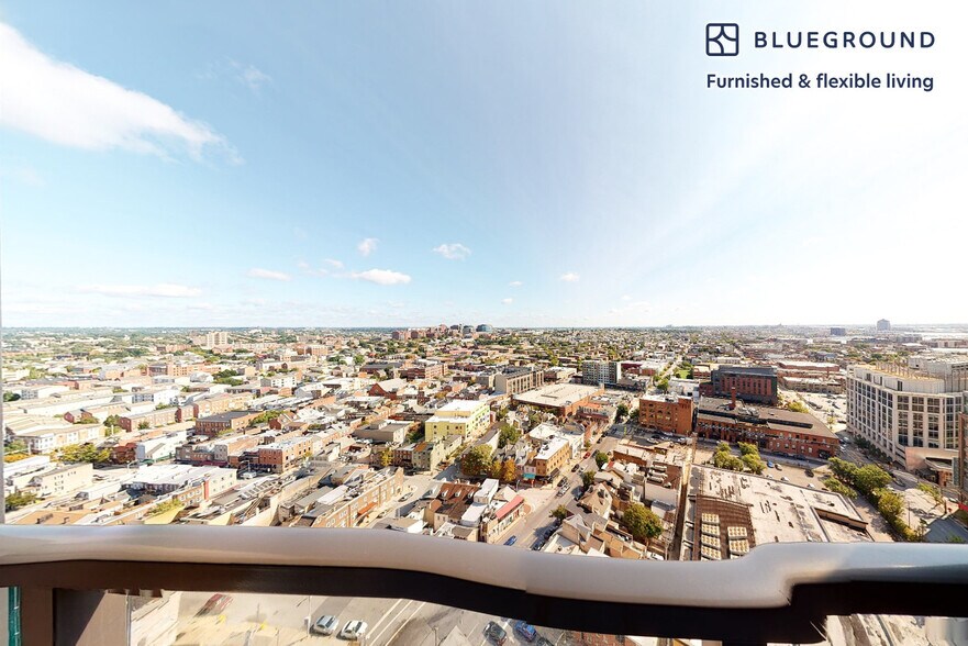 Building Photo - 555 S President St