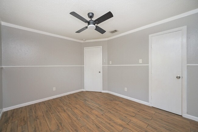 Building Photo - 506 N 3rd St