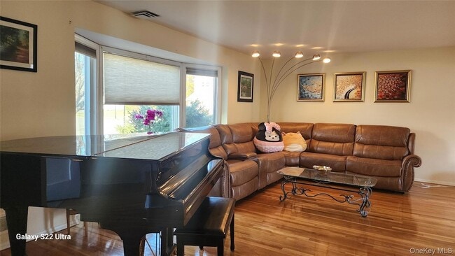 Building Photo - 101 Wayne St