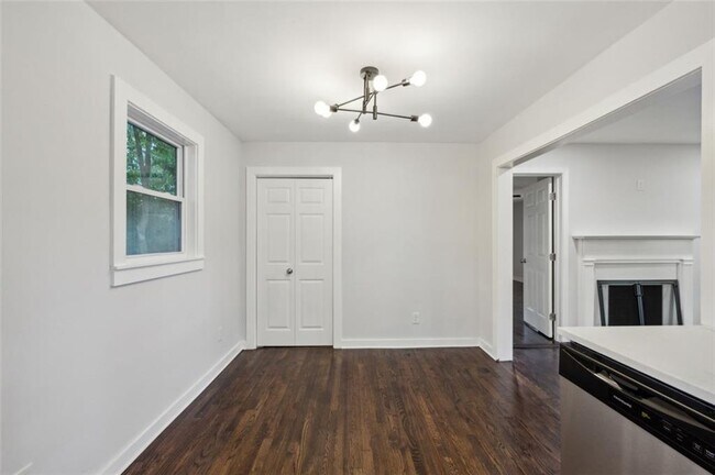 Building Photo - 1635 Pontiac Pl SE