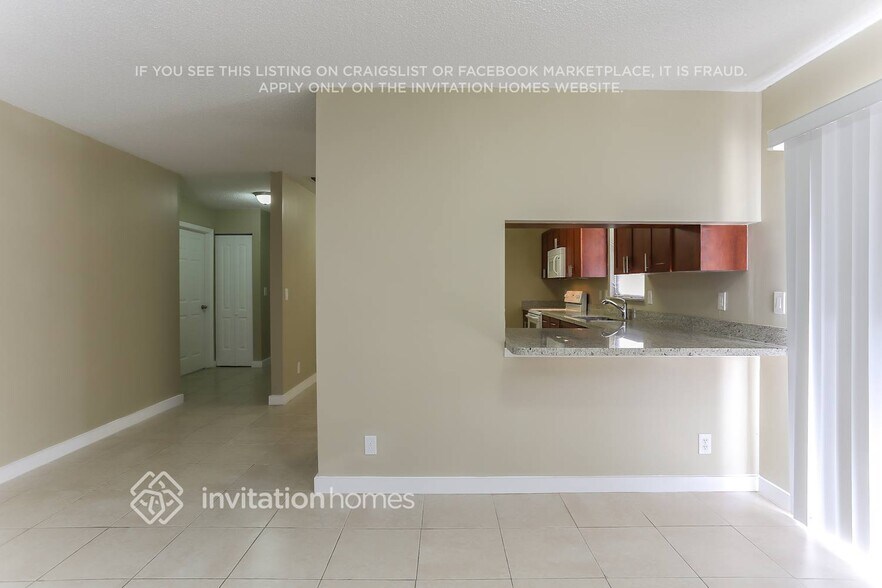 Building Photo - 112 La Mancha Ave