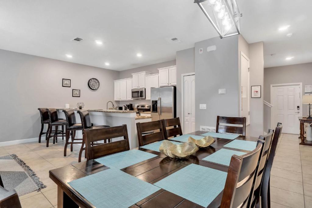 Dining Area - 8966 Sugar Palm Rd