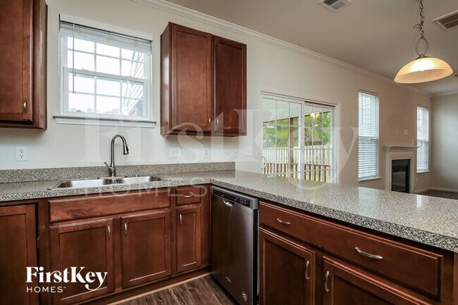 Building Photo - 3357 Middlesboro Ave