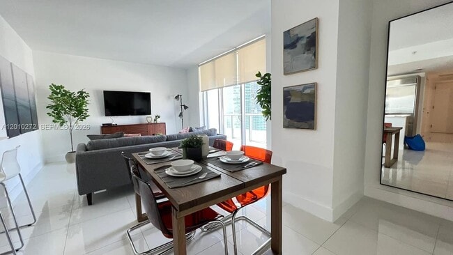 Building Photo - 1300 Brickell Bay Dr