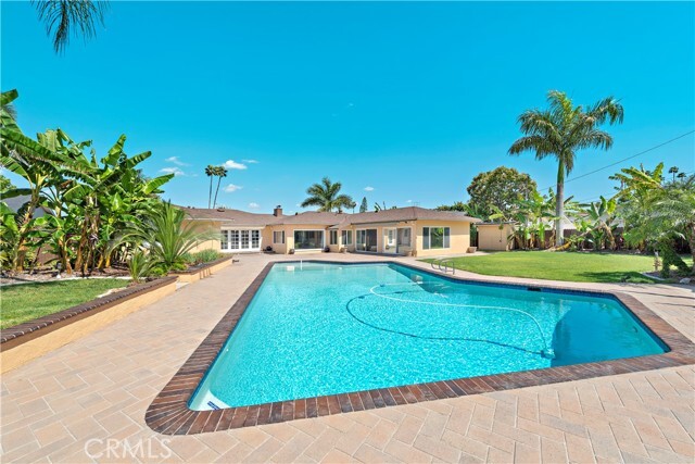 Building Photo - 3801 N Tunales Dr