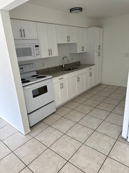 Building Photo - 1936 Wolford Rd