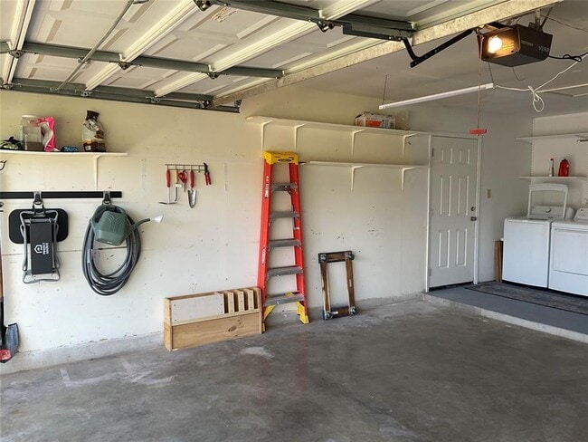Building Photo - 1712 Creek Bend Cir