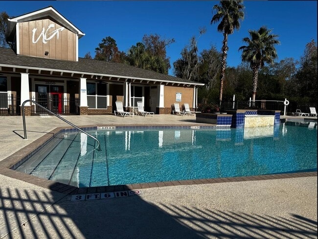 Building Photo - 1920 Bloomington Ave