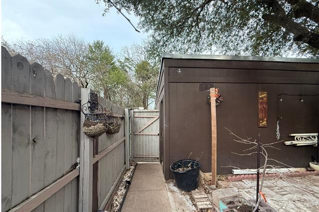 Building Photo - 518 Campana Ct