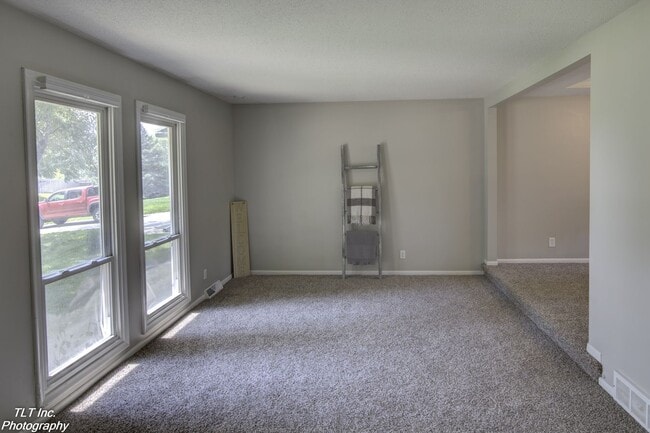 Building Photo - WELCOME HOME!
