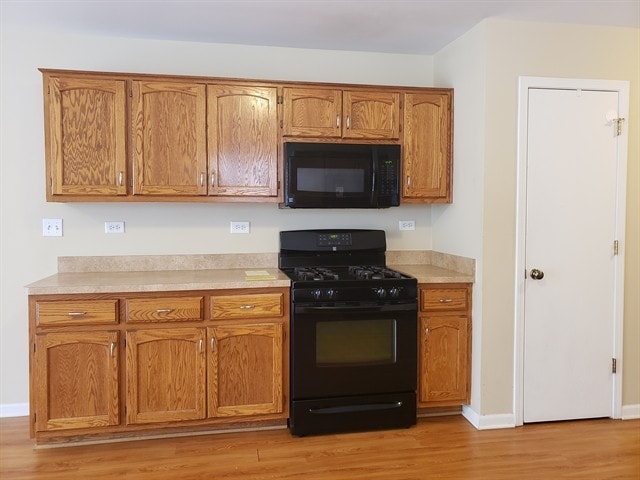 Building Photo - 2108 Primrose Dr