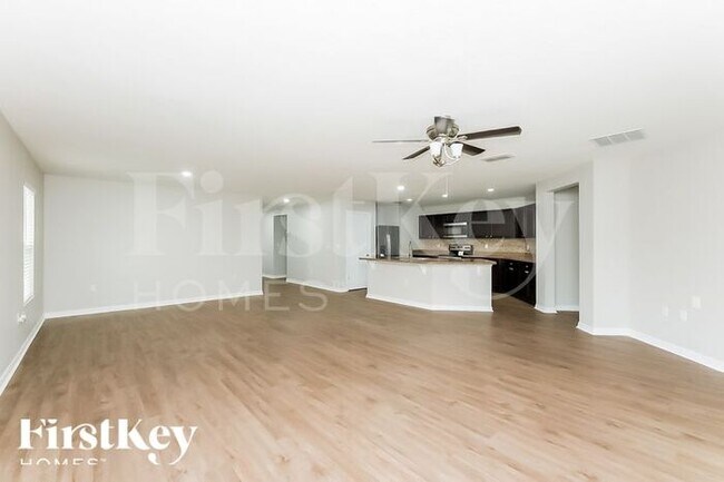Building Photo - 7261 Somerset Pond Dr