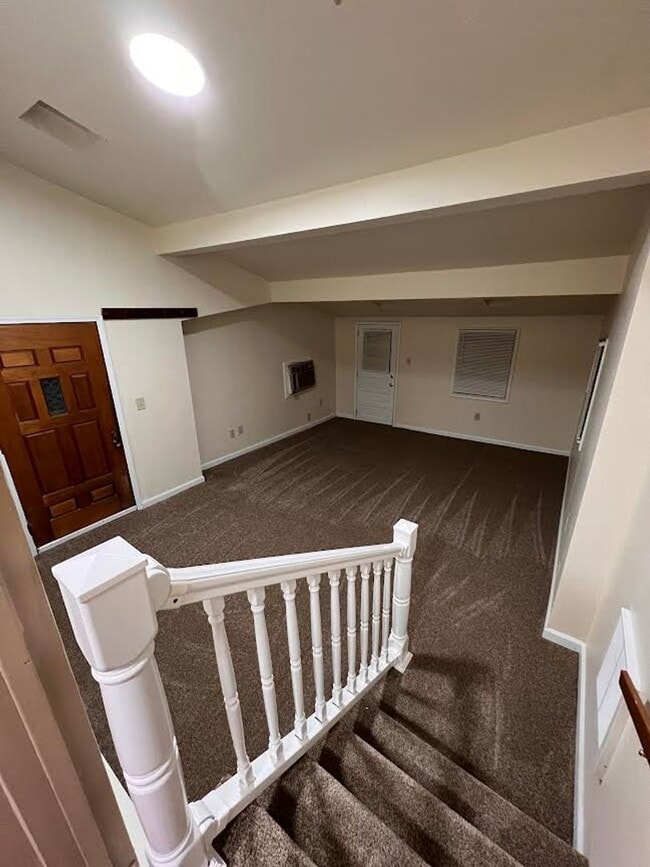 Building Photo - 112 Hazel St