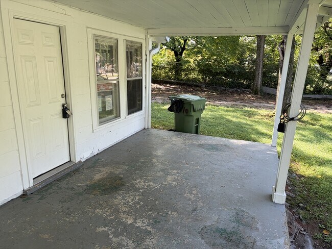 Building Photo - 2 Bed / 1 Bath Rental House in Huntsville, AL 35811
