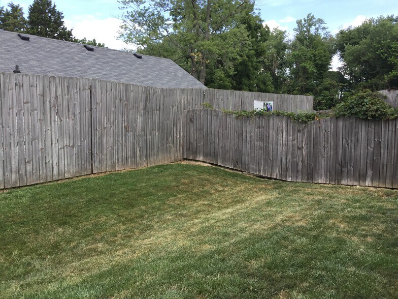 Building Photo - 2040 Theodore Dr