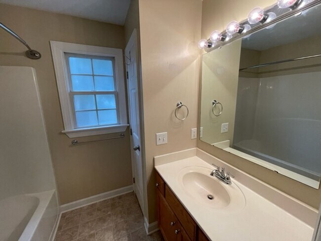 Building Photo - 1017 Bren Arbor Ct