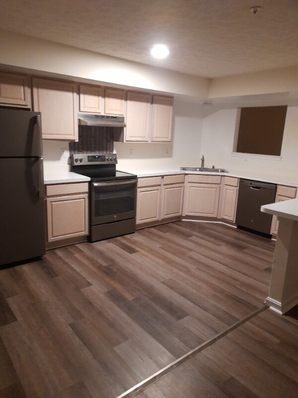 Building Photo - 2705 Claybrooke Dr