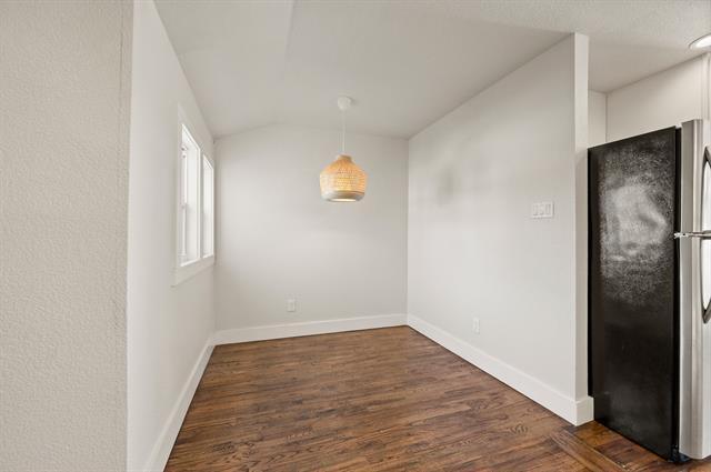 Building Photo - 3809 Carolyn Rd