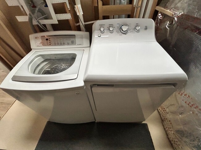 Building Photo - Gorgeous 3-Bedroom Home with Unobstructed Views and Access to North Open Space from Yard!