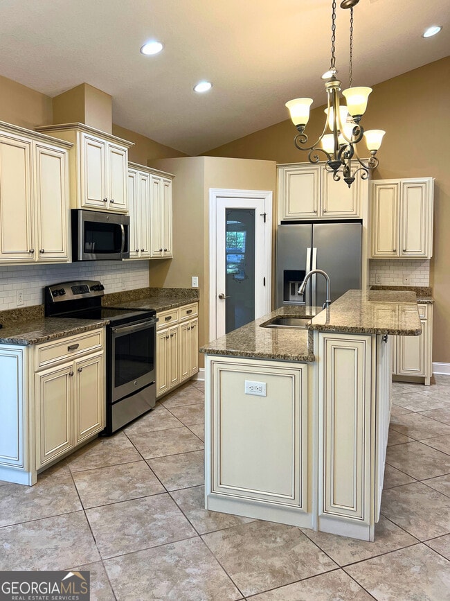 Building Photo - 129 Oarsman Crossing