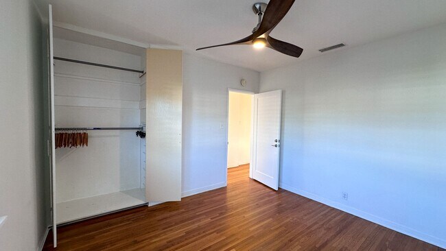 Building Photo - Classic View Park Rental