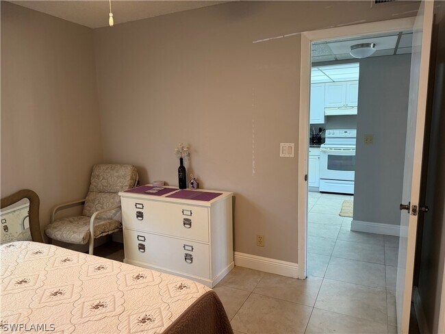 Building Photo - 1085 Forest Lakes Dr