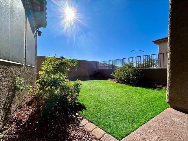 Building Photo - 2529 Flodden St