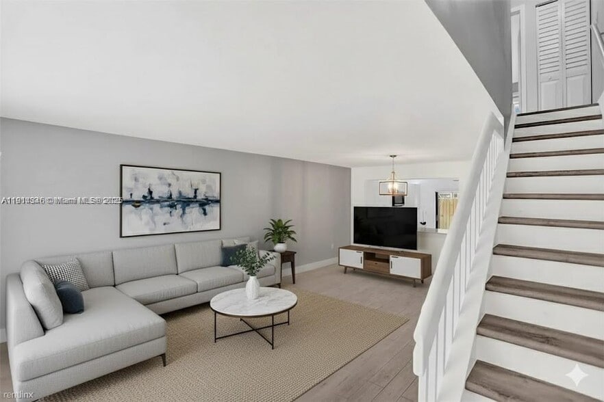 Building Photo - 10167 SW 77th Ct