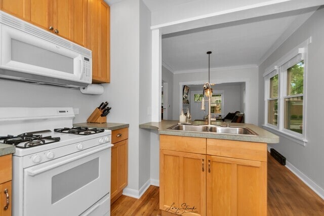 Building Photo - 204 E Burlington St