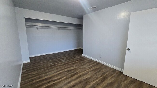 Building Photo - 716 N 11th St