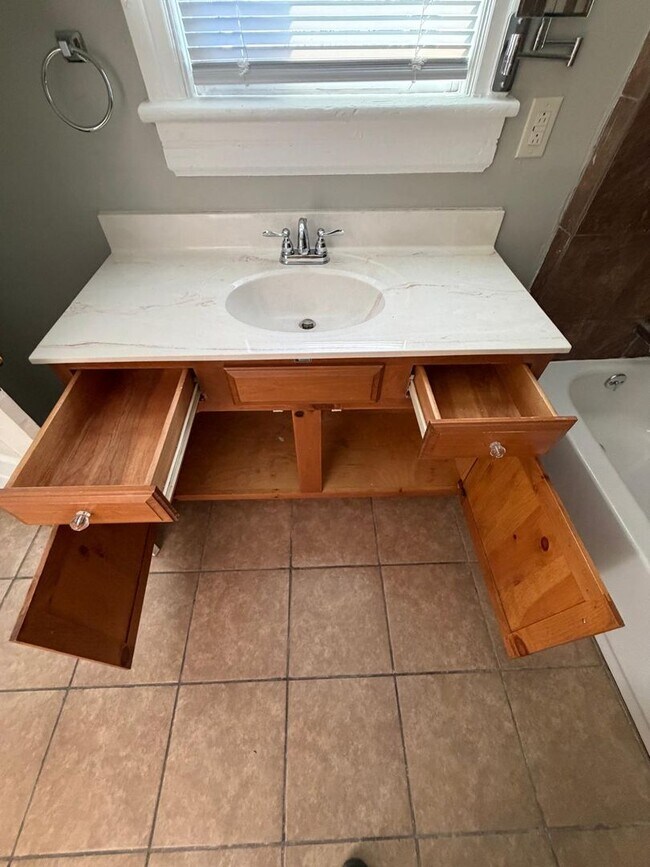 Building Photo - 4216 W Penn Ave