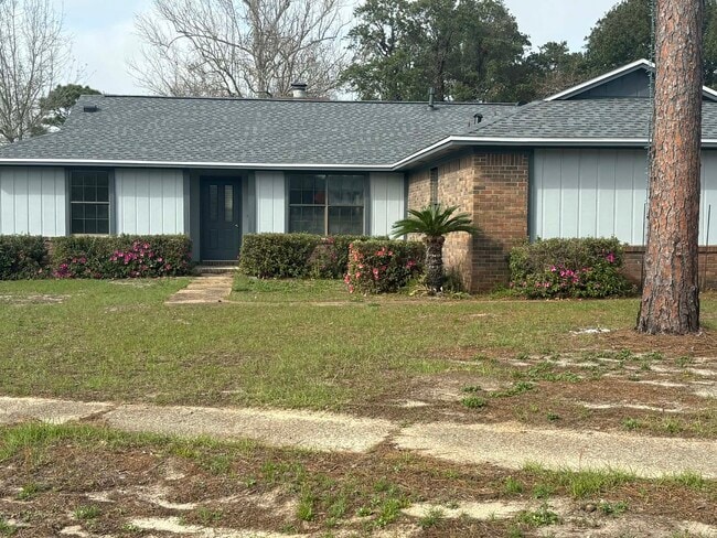 Building Photo - 199 Lakeside Ln