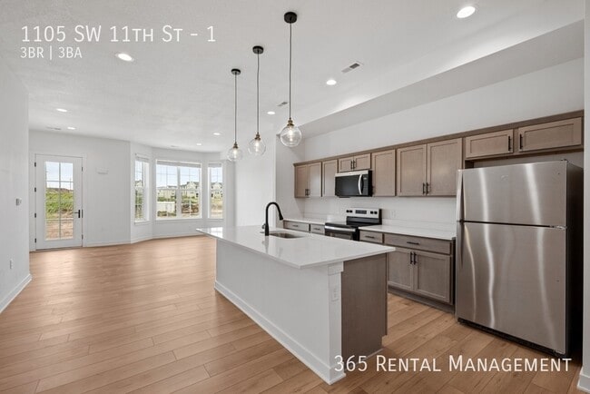 Building Photo - 1105 SW 11th St
