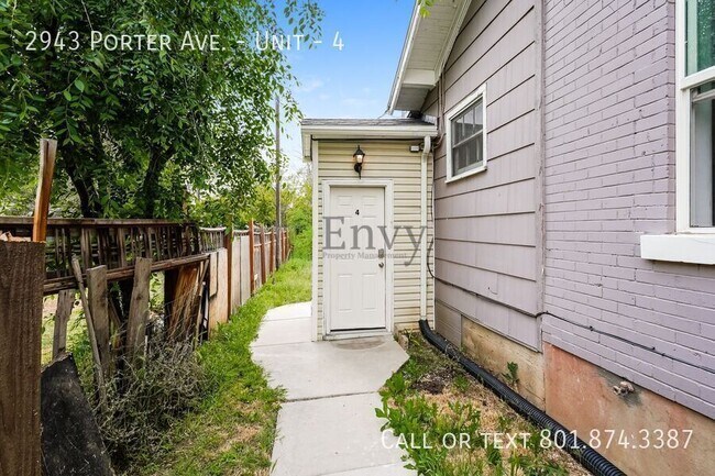 Building Photo - 2943 Porter Ave