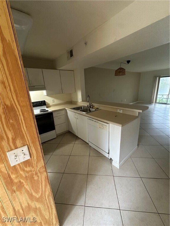 Building Photo - 8234 Key Royal Cir