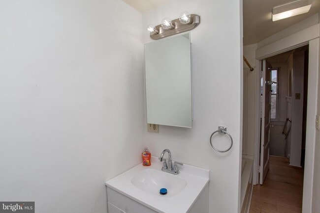 Building Photo - 37 S 13th St