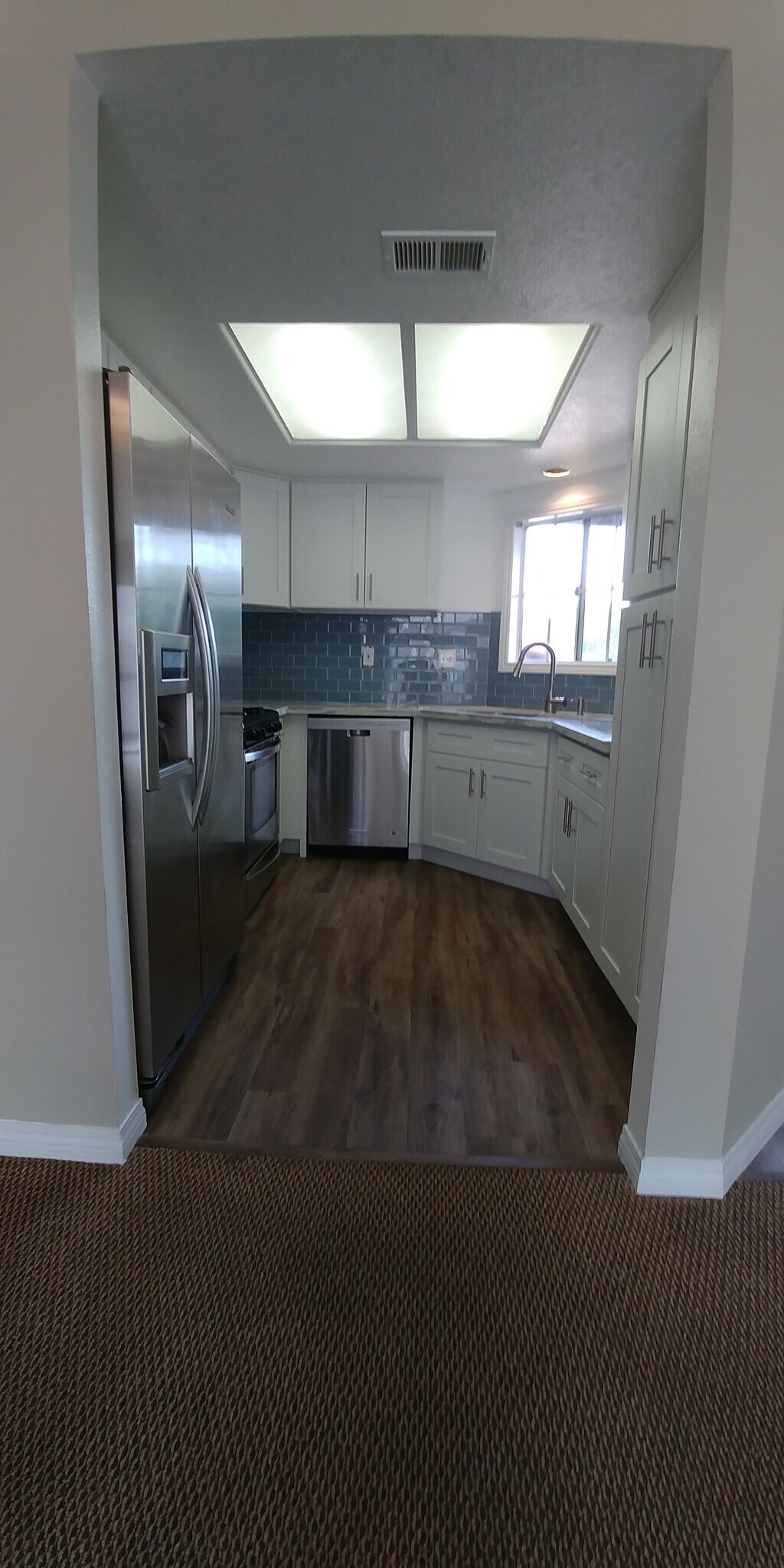 Building Photo - 10 Abrigo