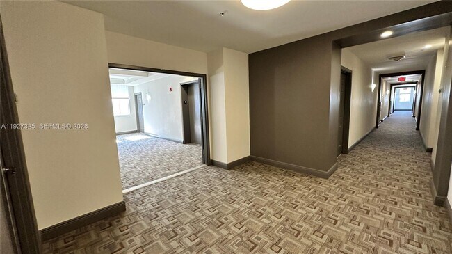 Building Photo - 2401 NE 65th St