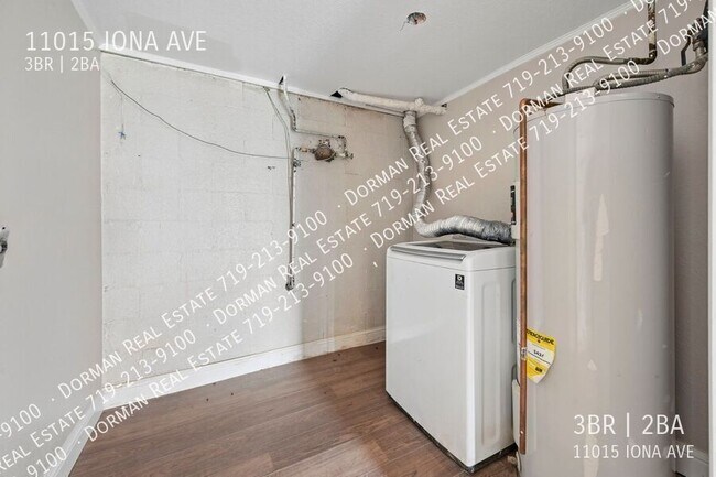 Building Photo - 11015 Iona Ave