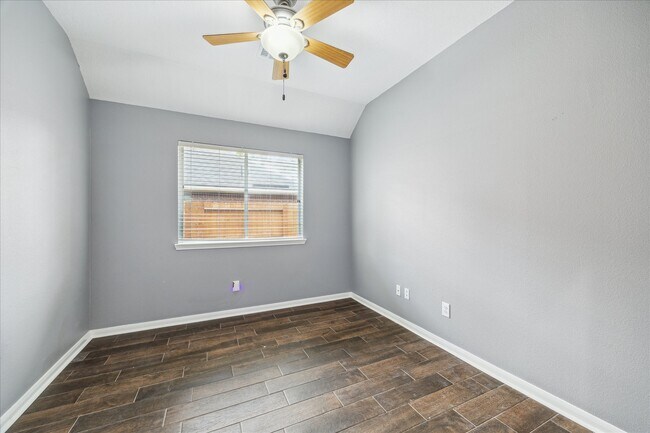 Building Photo - 20910 Sandy Briar Ct