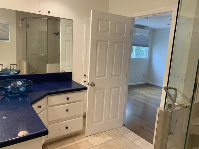 Building Photo - 7229 Fay Ave