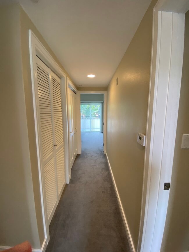 Corridor to bedrooms - 1804 10th St