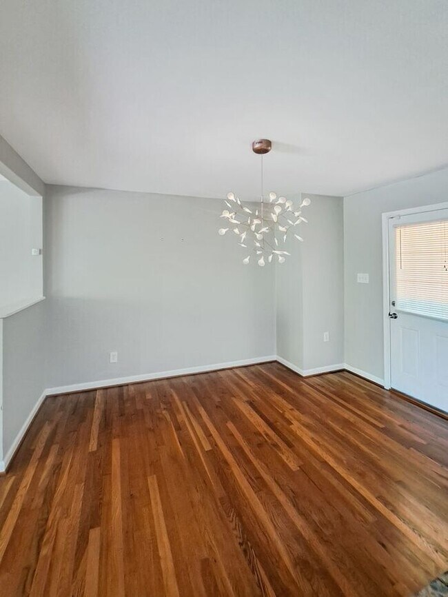 Building Photo - Coming Soon! Attractive Mid Century Modern...